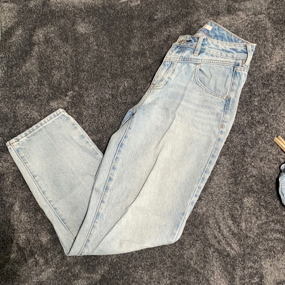 Broken zipper PacSun mom jeans